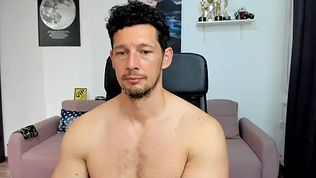Snapshot of BrutusK08 chatting on 06-16-26, 06:38 BrutusK08 online show from 06-16-26, 06:38