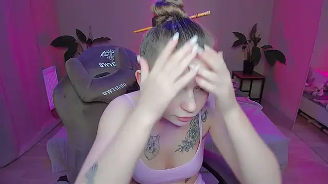 HelloRoxy online show from 12-14-24, 09:13