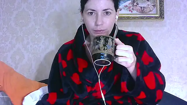 Snapshot of StunnigArt chatting on 12-23-25, 02:20 StunnigArt online show from 12-23-25, 02:20