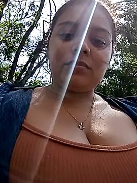 Snapshot of stefanie010 chatting on 12-14-25, 05:07 stefanie010 online show from 12-14-25, 05:07