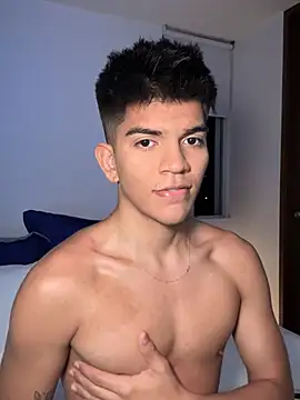 Snapshot of santiago_01 chatting on 01-24-25, 12:42 santiago 01 online show from 01-24-25, 12:42