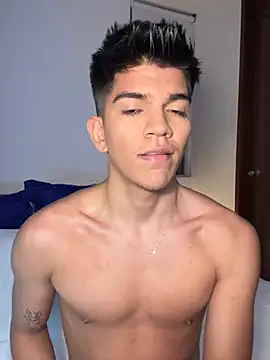 Snapshot of santiago_01 chatting on 01-26-25, 04:20 santiago 01 online show from 01-26-25, 04:20