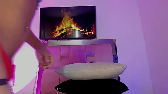 Snapshot of emily_lady20 chatting on 01-12-25, 09:51 emily lady20 online show from 01-12-25, 09:51