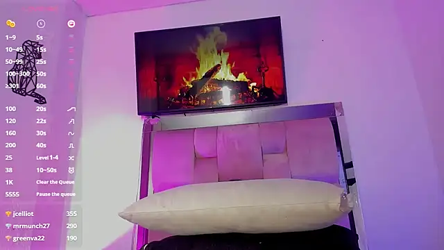 Snapshot of emily_lady20 chatting on 01-28-25, 11:06 emily lady20 online show from 01-28-25, 11:06