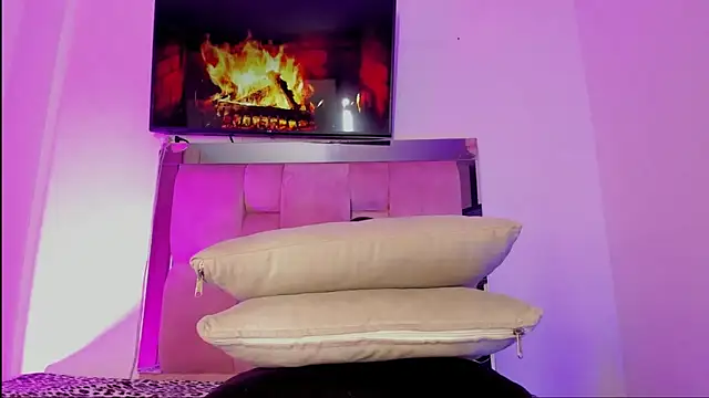 Snapshot of emily_lady20 chatting on 03-09-25, 11:25 emily lady20 online show from 03-09-25, 11:25