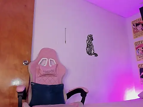 Snapshot of emily_lady20 chatting on 11-27-25, 10:06 emily lady20 online show from 11-27-25, 10:06