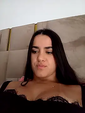 Snapshot of Bella_Fior chatting on 03-14-26, 05:51 Bella Fior online show from 03-14-26, 05:51