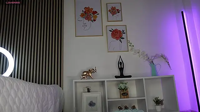 LillyDolls23 online show from 09-11-25, 12:49