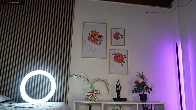 LillyDolls23 online show from 04-14-26, 01:28