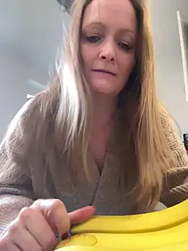 HoneyBluex online show from 02-05-25, 01:44