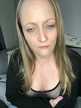 HoneyBluex online show from 02-12-25, 03:16