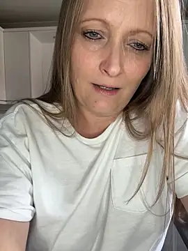 HoneyBluex online show from 09-15-25, 11:54