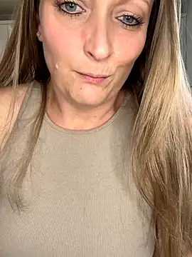 HoneyBluex online show from 09-25-25, 11:14