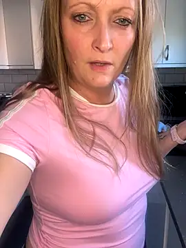 HoneyBluex online show from 11-12-25, 01:00