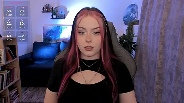 Snapshot of CoralineKeyns chatting on 05-18-26, 05:24 CoralineKeyns online show from 05-18-26, 05:24