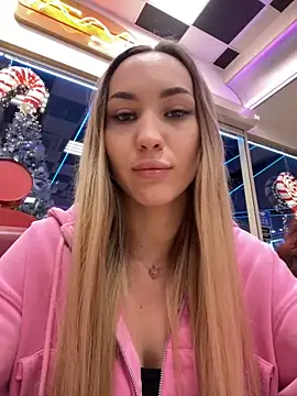 Lunalikaiya online show from 11-19-25, 02:39