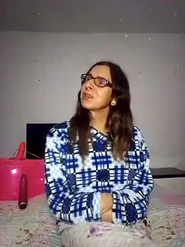 Cameron puppy online show from 10-01-25, 07:36