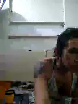 Snapshot of Cameron_puppy chatting on 05-08-26, 05:40 Cameron puppy online show from 05-08-26, 05:40