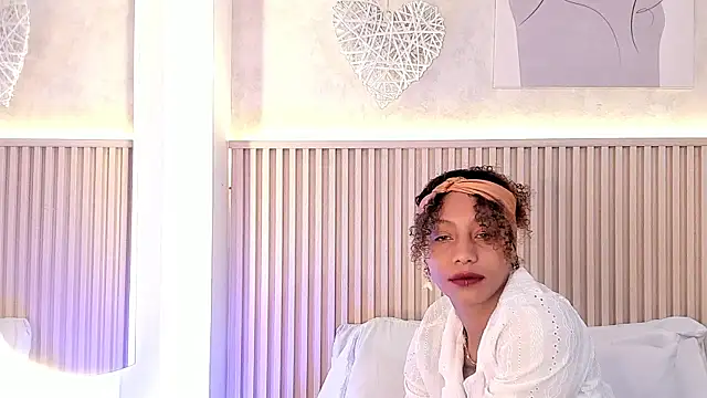 daiana curly online show from 09-25-25, 08:01