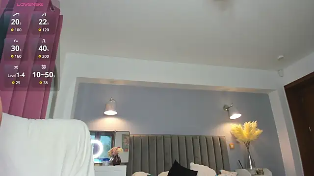 Awesome Jolie online show from 12-14-25, 08:09