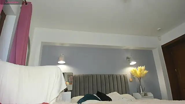 Snapshot of Awesome_Jolie chatting on 01-06-26, 06:50 Awesome Jolie online show from 01-06-26, 06:50