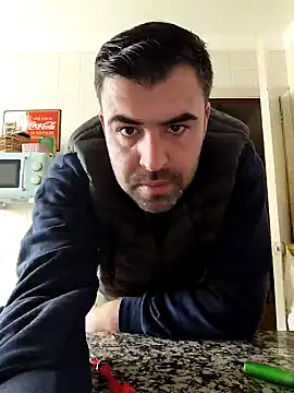 Snapshot of Vicio74@xh chatting on 12-29-24, 01:17 Vicio74xh online show from 12-29-24, 01:17