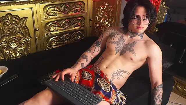 dantecoppolaa  online show from 12-19-24, 04:24