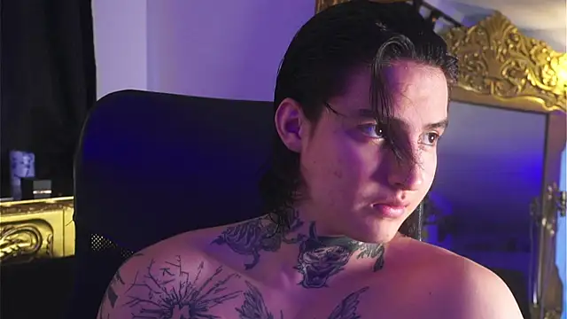 dantecoppolaa  online show from 12-24-24, 09:33