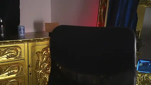 dantecoppolaa  online show from 01-21-25, 12:39