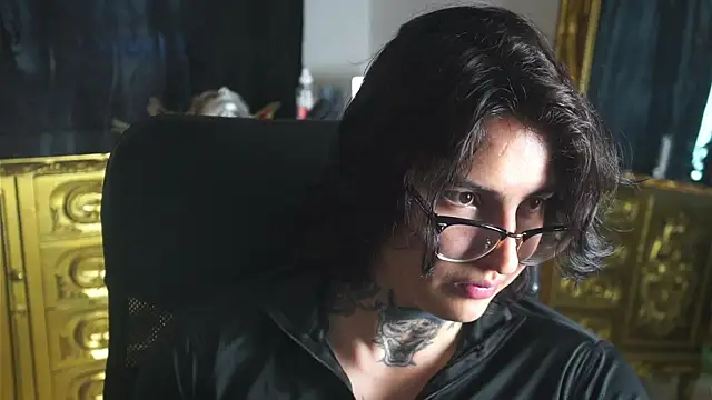 dantecoppolaa  online show from 02-12-25, 09:11