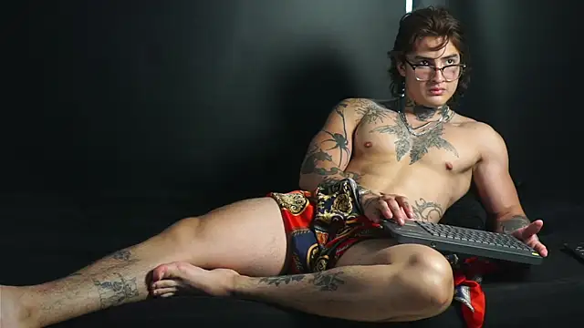 dantecoppolaa  online show from 09-23-25, 10:02