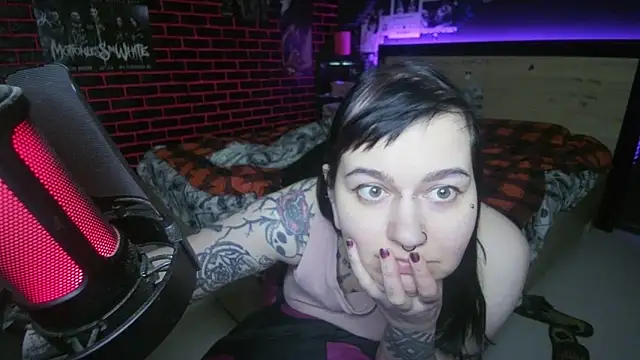 MoorderxDoll online show from 01-18-26, 10:35
