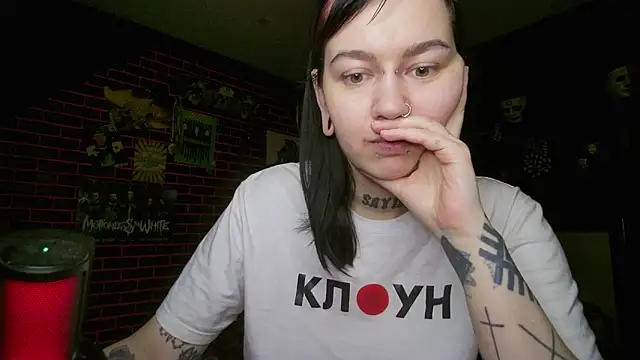 MoorderxDoll online show from 03-25-26, 09:21