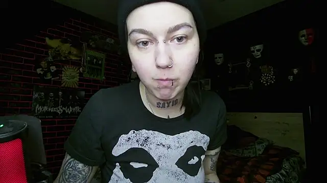 MoorderxDoll online show from 04-12-26, 09:53