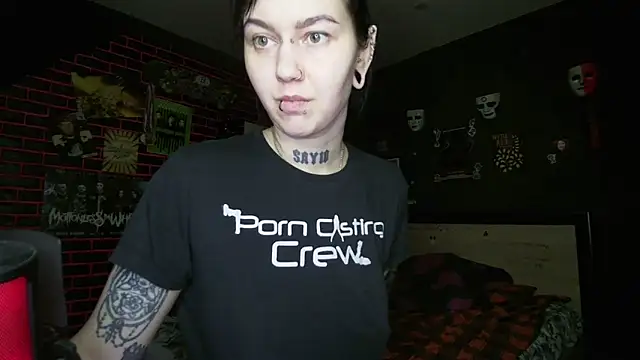 MoorderxDoll online show from 04-17-26, 08:12