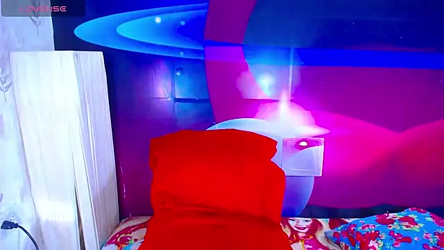 Snapshot of Cristalxxts chatting on 11-19-25, 07:14 Cristalxxts online show from 11-19-25, 07:14