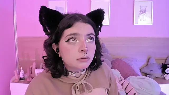 Snapshot of Sachi_Meow chatting on 03-02-25, 06:40 Sachi Meow online show from 03-02-25, 06:40