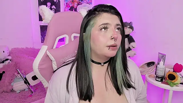 Snapshot of Sachi_Meow chatting on 12-17-25, 05:41 Sachi Meow online show from 12-17-25, 05:41