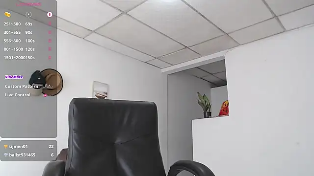 Aaronblack1  online show from 09-12-25, 01:11