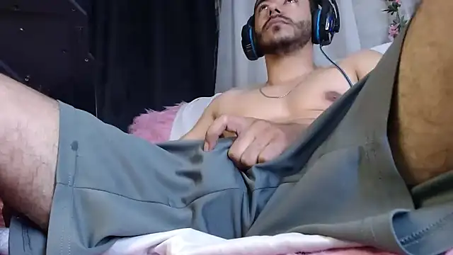 Snapshot of Tommhot chatting on 01-06-25, 09:19 Tommhot online show from 01-06-25, 09:19