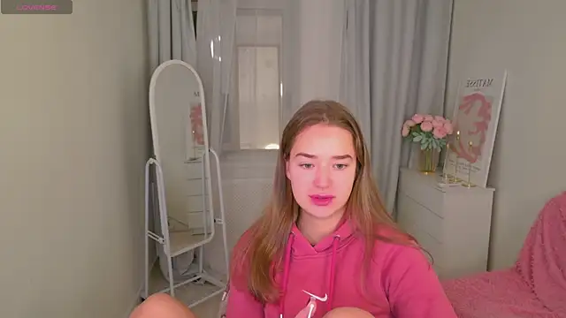 Snapshot of LovelyJessie chatting on 11-24-25, 01:55 LovelyJessie online show from 11-24-25, 01:55