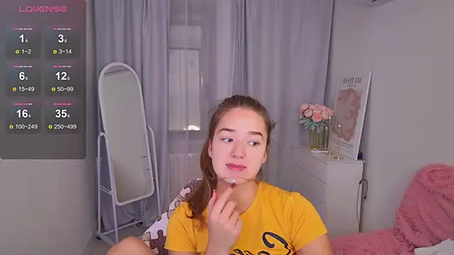 Snapshot of LovelyJessie chatting on 12-03-25, 01:53 LovelyJessie online show from 12-03-25, 01:53