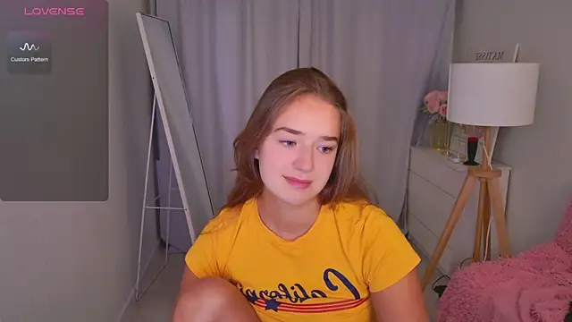 LovelyJessie online show from 04-25-26, 01:52