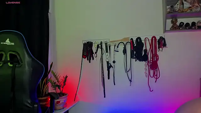 Snapshot of scarlet-kennedy98 chatting on 12-17-24, 12:23 scarlet-kennedy98 online show from 12-17-24, 12:23