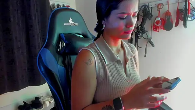 scarlet-kennedy98 online show from 11-04-25, 10:20