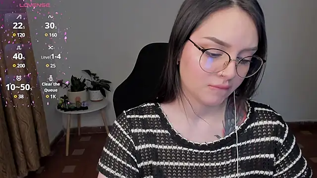 Snapshot of anaveleeez chatting on 01-16-25, 04:17 anaveleeez online show from 01-16-25, 04:17