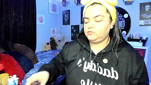 Luise Meyrink online show from 11-20-25, 03:07