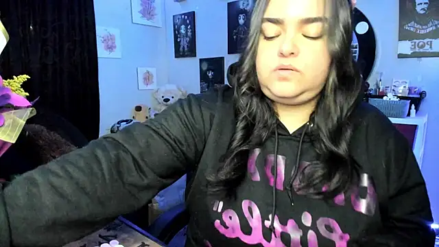 Luise Meyrink online show from 12-16-25, 03:11