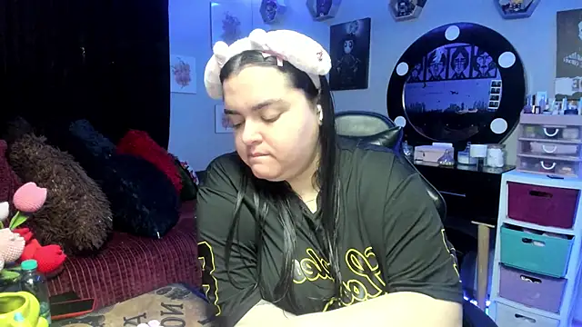 Luise Meyrink online show from 04-14-26, 04:51