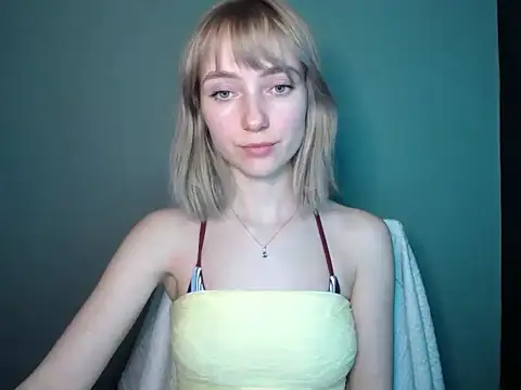 LuciaYoung online show from 03-11-26, 07:42